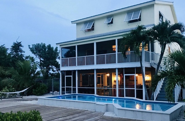 FLORIDA KEYS PARADISE! HEATED SWIMMING POOL