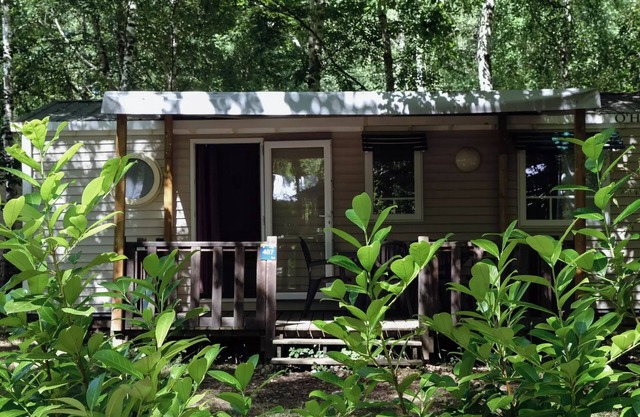 Flower Camping les Gorges de l'Aveyron * - Large family Comfort mobile home 35m² (3 bedrooms) 6 people