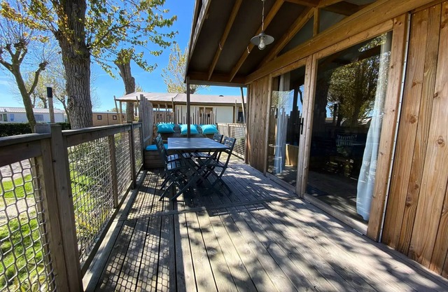 Flower Camping Le Pré des Sables * - Cabane lodge Sweet Flower Premium 32m2 2 bedrooms 4 people