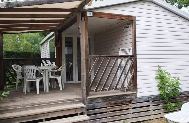 Flower Camping La Rivière * - Loggia Confort mobile home 24m² (2 bedrooms) + Covered terrace + Air conditioning 4 people