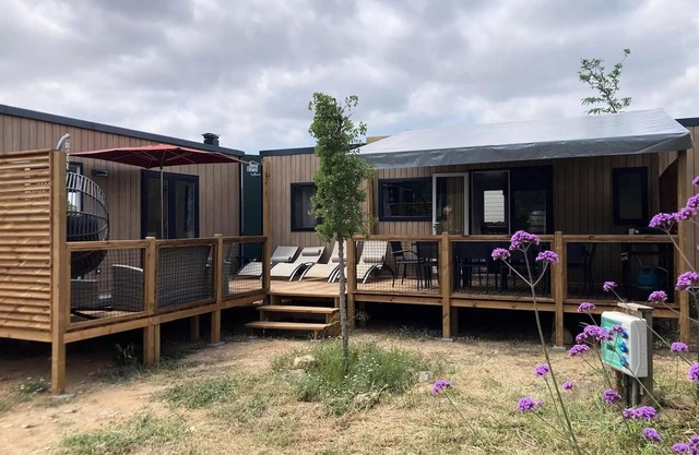 Flower Camping Olivigne * - Mobile home Tribu Premium 5 bedrooms + terrace 44m2 + TV + LV + air conditioning + plancha + 2 bathroom 10 people