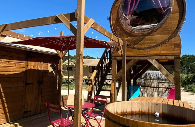 Flower Camping Olivigne * - Lightning 1 bedroom (Breakfast, bed/house made, basket aperitif) + SPA 2 people