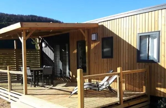 Flower Camping Olivigne * - Premium mobile home 38 m² 3 bedrooms + 21m² terrace + TV + LV + air conditioning + plancha + 2 bathrooms for 6 people