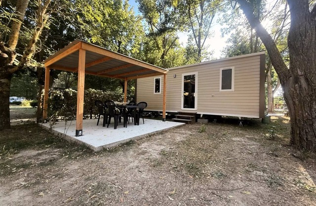 Flower Camping Saint Lambert * - NEW/Mobile home Comfort 26m2 2 bedrooms - Semi-covered terrace + TV 4 persons