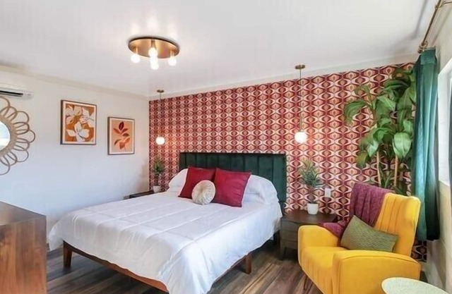 Flower Power Room #4 - 1960 Retro Motel
