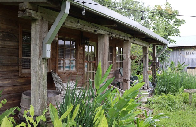 ★ Folk Art Barn, Lrg Pvt 2 BR ★ Safe Getaway ★