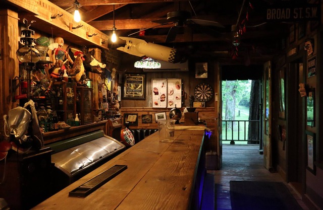 ★ Folk Art HonkyTonk Museum - Pvt brm & full bath ★