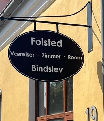Folsted - Værelse 101 med eget badeværelse og fri parkering