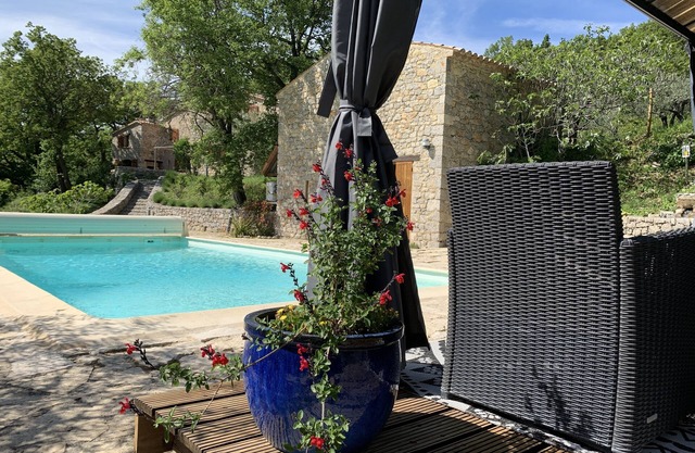 FONT NEW charming house Drome provençale 10 p with heated pool