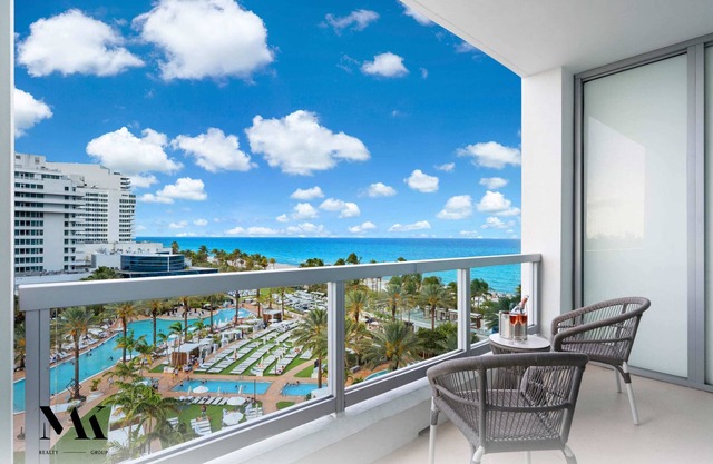FontaineBleau Resort, Balcony w/Pool & Ocean View