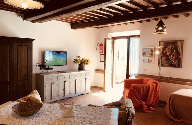 "FONTEMIGLIARI" B. LIVING - BATHROOM - KITCHEN - BEDROOM - 4 PERSONS -