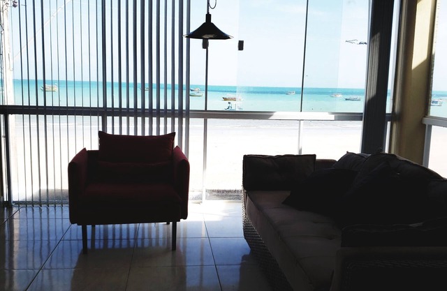 FOOT IN THE SAND HOUSE, 4 bedrooms, 3 bathrooms, barbecue and swimming pool, gourmet balcony.