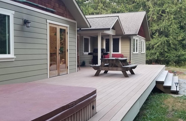 Foothills hideaway 3 bedrooms 2 baths 2300 sf