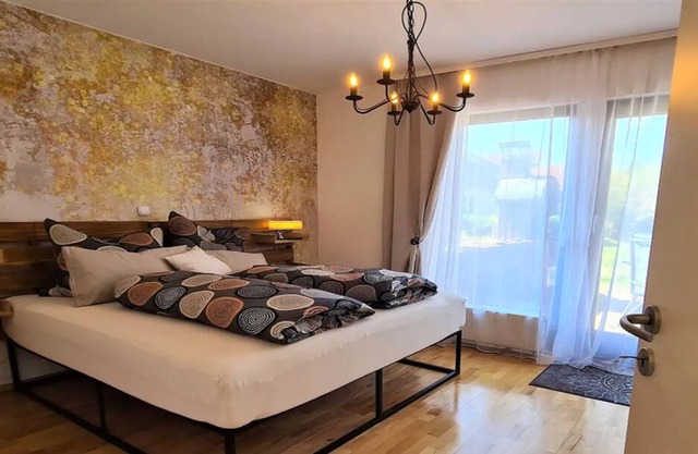 for 6 people; Air conditioning, 3 bedrooms, own garden ...