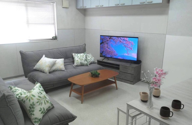 [For Groups] Entire House up to 21 Guests｜Near USJ, Umeda &Namba｜Ideal for Teams