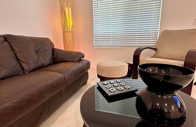 For rent 2 bedrooms & 1 full private bathroom kitchen living room share w host