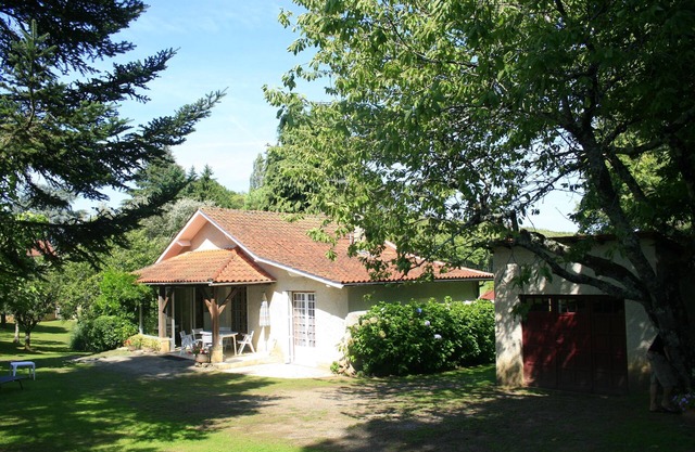 For rent small country house located in the heart of p. black