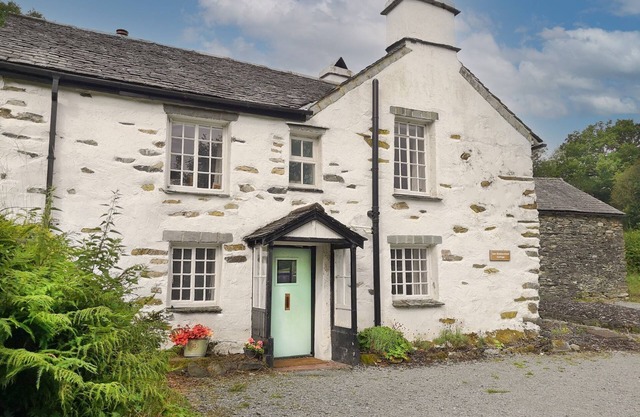 Forest cottage with walking & mountain biking from the door