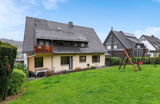 Forest-Edge Comfort in Velmede