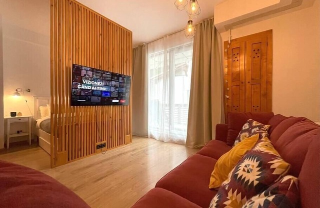 Forest Oasis Studio: free Netflix and Disney+