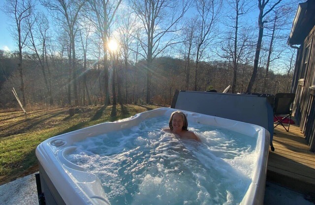 Fork Inn's Love Shack in the Woods, Hot Tub opt LS