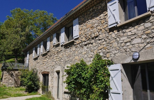 FORMER BARN RESTORED Trièves, IDEAL FOR FAMILY AND FRIENDS