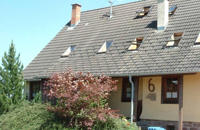 Former farmhouse in a quiet outskirts. Pets are welcome.