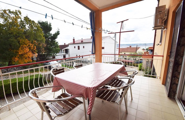 Four-bedroom apartment with terrace and sea view Starigrad, Paklenica (A-6594-a)