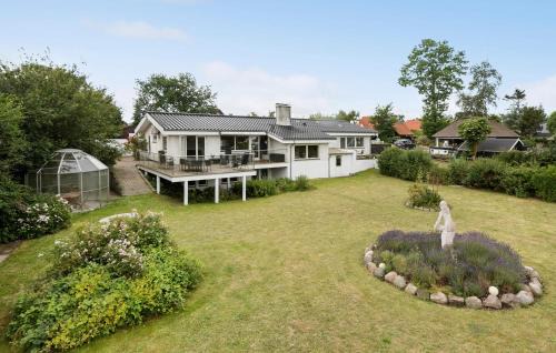 Four-Bedroom Holiday Home In Stroby