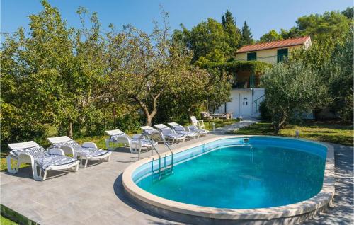 Four-Bedroom Holiday Home Kucice With A Fireplace 09