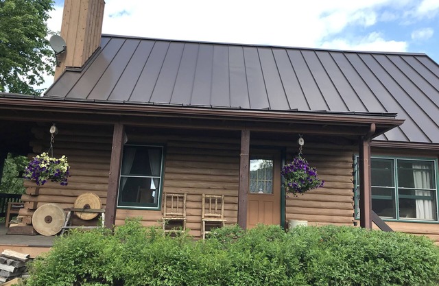 Four Bedroom Log Cabin -Jay Peak - Views - Private - Fireplace -