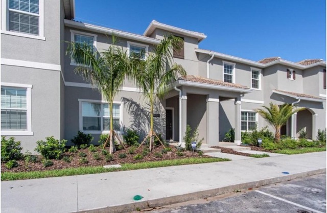 Four-Bedroom Townhome Davenport