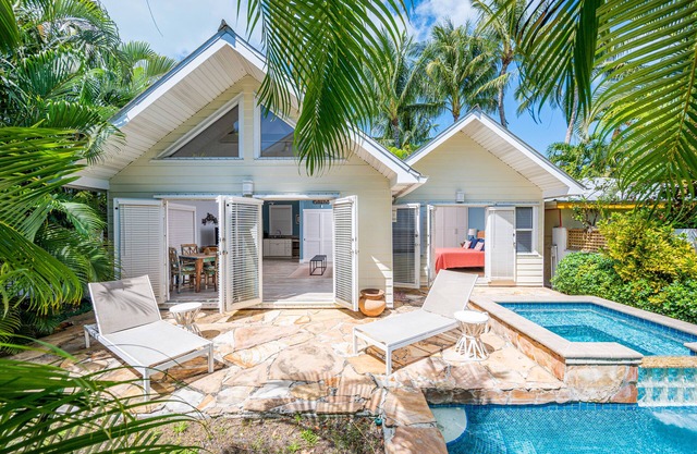 Four Palms: Casa Marina-Monthly - Private pool-back cottage- RealKeyWest
