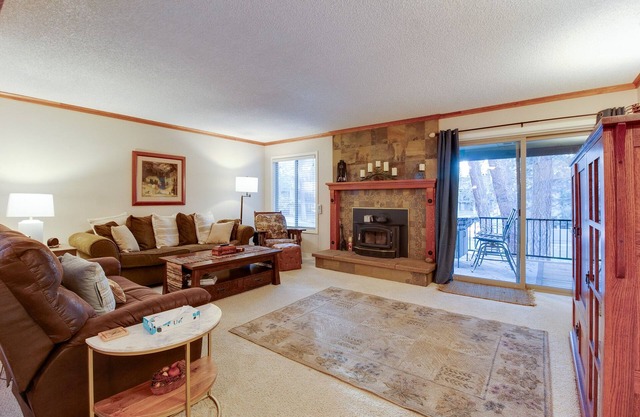 Fourth Sisters Bliss 2 bedroom 2 bath w/fireplace