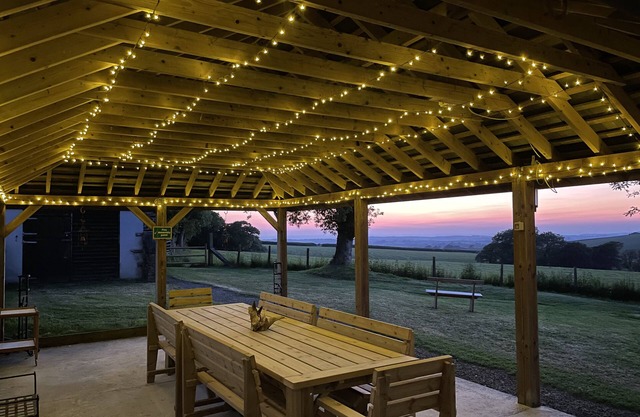 FOXGLOVE, family friendly, character holiday cottage in Whitstone