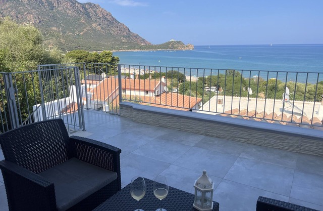 Foxi Manna house, very close to the sea with terrace with spectacular views
