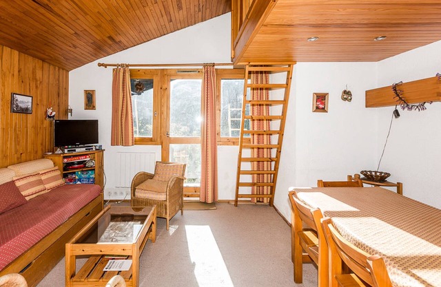 Cozy Apt for 5 in Montchavin La Plagne - Near Slopes, Shops & Free Parking