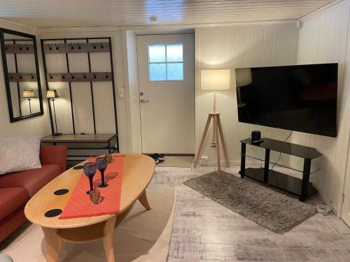 FREDNES COSY RETREAT - One Bedroom Apartment