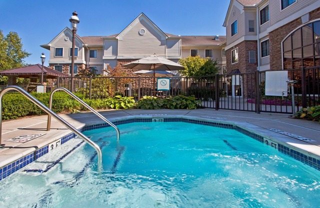 Free Breakfast Buffet. Pool & Hot Tub Access. Great Location!