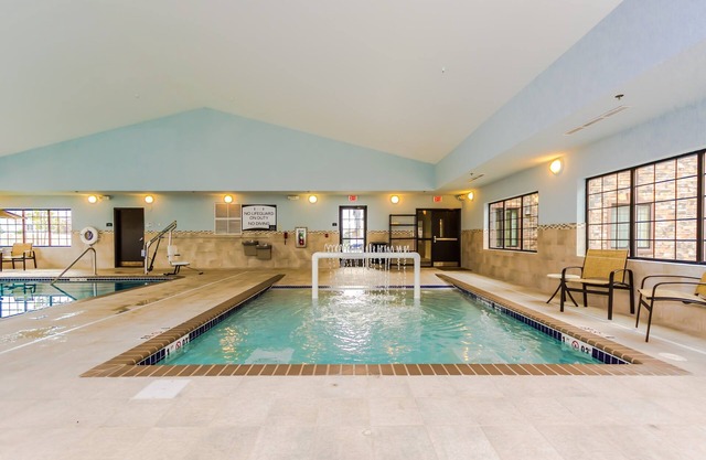 Free Breakfast. Indoor Pool & Hot Tub. Perfect for Visiting University of North Dakota.