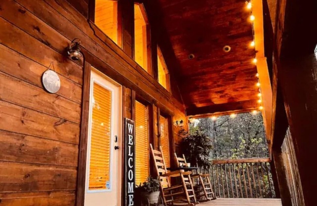 Free Dollywood Tix/VIEWS/DogFriendly