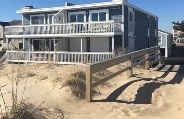 Free Golf at Bear Trap Dunes and MORE! Amazing ocean front condo located just north of Fenwick Island State Park has been completely renovated for the 2017 summer season!
