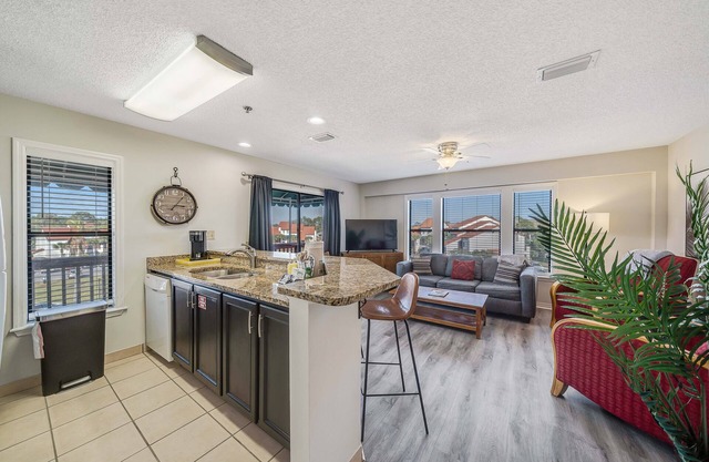 FREE Golf+Tix! Updated St Thomas 1BR+Bunks, Dock, Beach, Pool, Tennis, Fun!