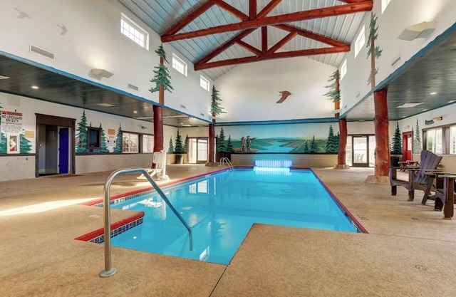 Free Hot Breakfast! Deluxe 2 Double Beds in Stoney Creek Columbia