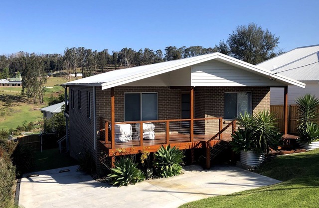 Free night on us this Winter at Lake Escape a beautiful spacious home near the lake