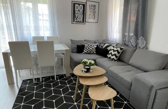 Free parking 10 min from Venice
