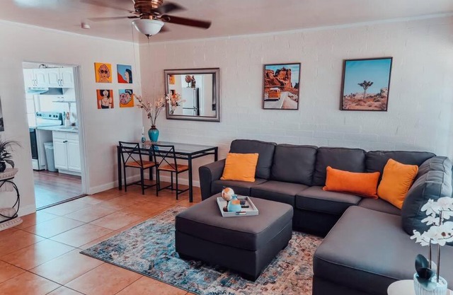*Free Parking near Strip Cozy 2Br home Side: A