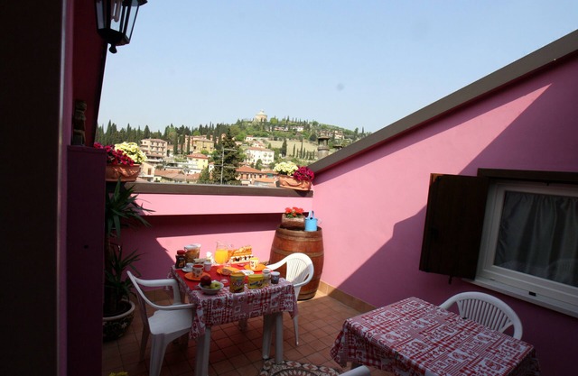 FREE PickUp/Dropof service from Airport, nice apartment in the center Verona