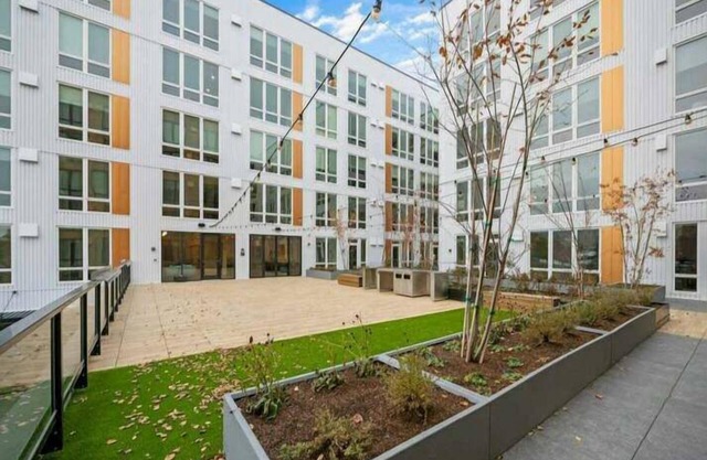 Free Secured Parking! Walk 2 Riverfront & Conv Center + EV Charger