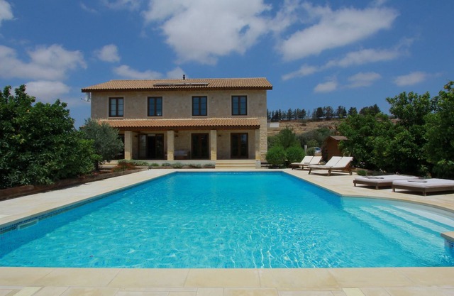 FREE USE OF 7 SEATER CAR : ) Boutique Stone Villa set within an orange grove.